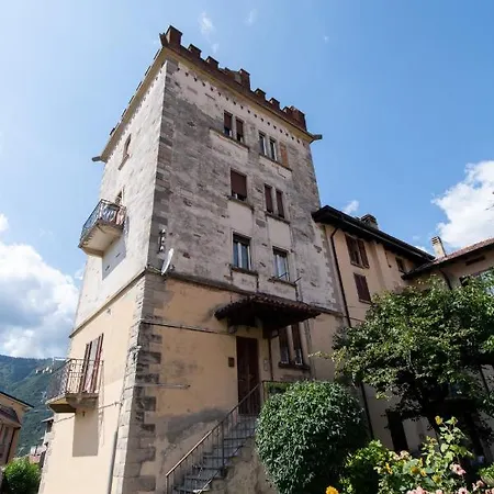 דירה Bella Alda Beautiful Castle Penthouse *