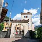 Bella Alda Beautiful Castle Penthouse アパート Canzo
